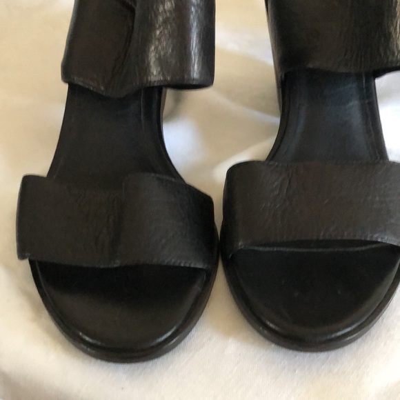 Size 10M EILEEN FISHER Washed Leather Sandals - Picture 5 of 6